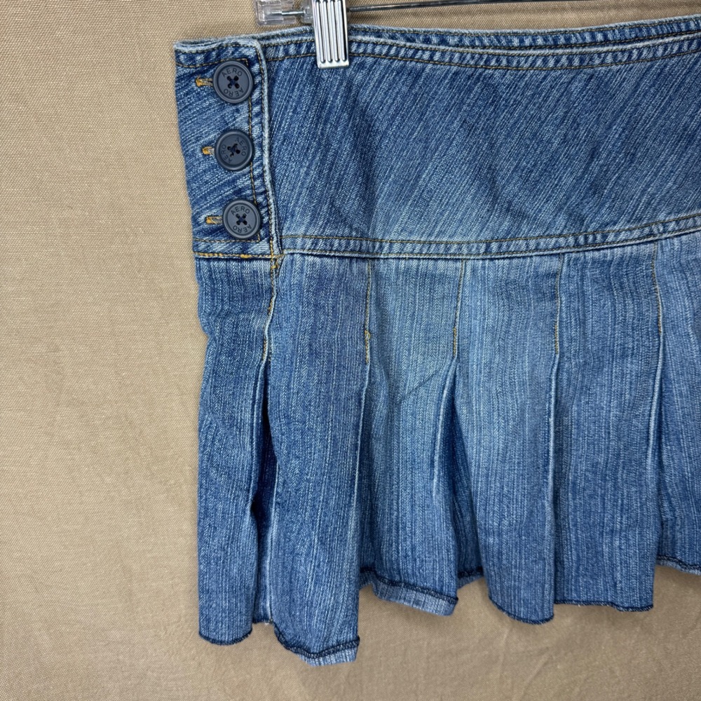 Aeropostale Y2K Blue Denim Pleated Mini Skirt Side Button Distressed Size 7/8 - Picture 2 of 5
